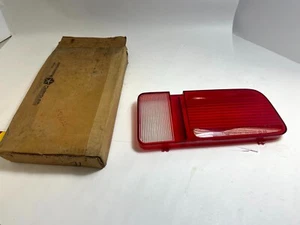 1971 Plymouth 'Cuda Barracuda Right Passenger Side Taillight Lens NOS 3514364 - Picture 1 of 6