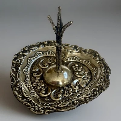 Antiguo Victoriano Plata Esterlina Corazón Anillo Árbol Soporte Plato Repujado 1901 M&Co Foto 1 de 4