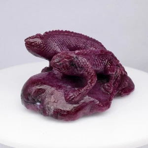 💎 298.85ct Iguana Playing Hide And Seek Carving Natural Unheated Ruby Tanzania - Picture 1 of 7