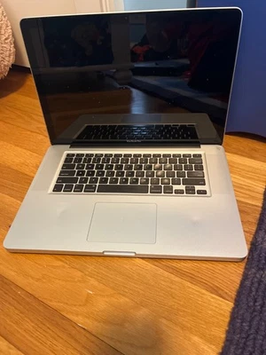 Apple MacBook Pro 15" FOR PARTS (Intel Core i7, 2.66 GHz, 4GB) Notebook -... - Image 1 of 4