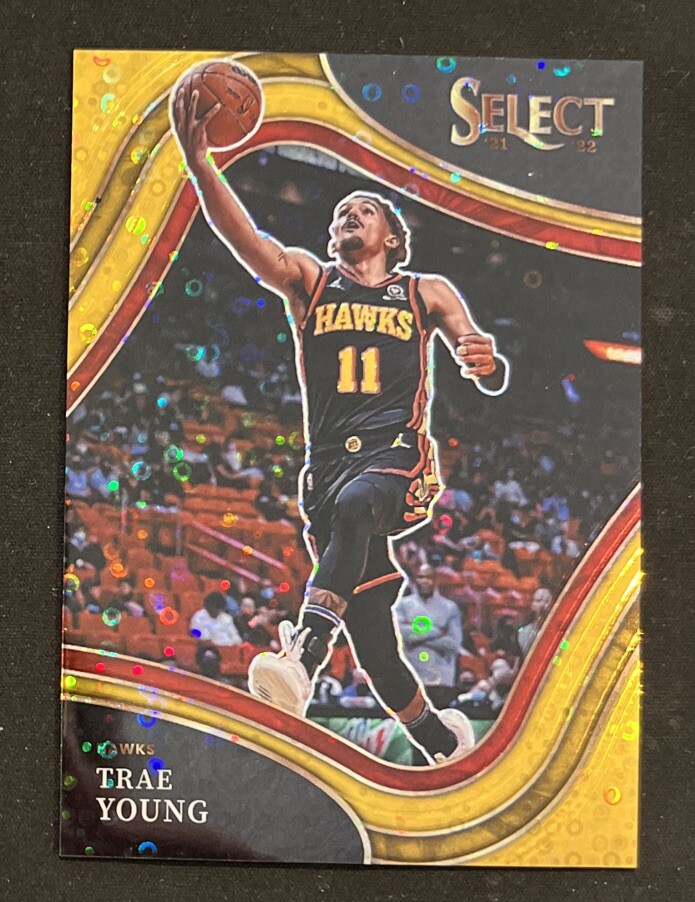 TRAE YOUNG 2021-22 SELECT COURTSIDE GOLD DISCO PRIZM HAWKS /10