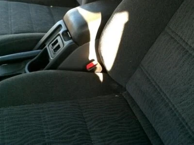 Hebilla de cinturón de seguridad delantero para conductor o pasajero sin interruptor para 00-01 Legacy 136670 Foto 1 de 4