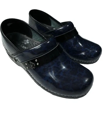 Zuecos profesionales de enfermería Koi Sanita azul negro charol leopardo talla 38/7 Foto 1 de 4