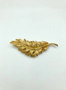 Vintage Coro 1961 Signed Leaf Brooch - Large Gold Tone 3D - Picture 1 of 5