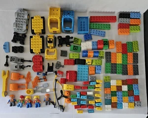 Lego Duplo 100+ Bausteine Baufahrzeuge 5 Figuren verschiedene Posten - Bild 1 von 15