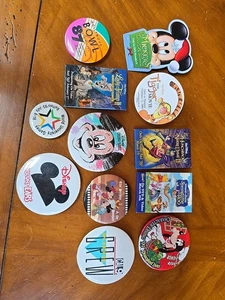 RARE Walt Disney Pin-Back Buttons Badges 1990s Cast Member EVENTs in house More - Bild 1 von 15