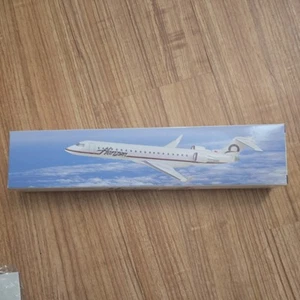 Horizon Air CRJ-700 1/100 Scale Model NIB - Picture 1 of 3