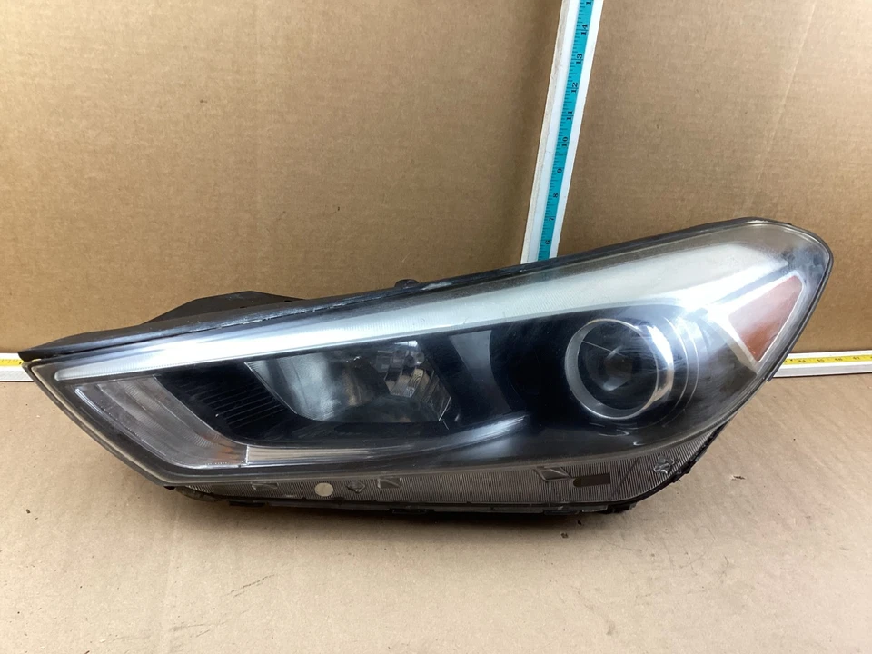 2016-2018 Hyundai Tucson Driver Side LH Headlight OEM - Image 1 of 4