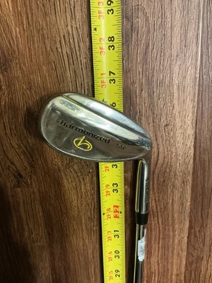 Cuña de lanzamiento armonizada Wilson 50° eje de acero para diestros Foto 1 de 4