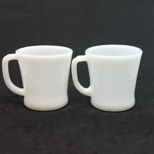 Lot of 2 Vintage Anchor Hocking Fire King Milk Glass Coffee Mugs 8 oz D Handle - Picture 1 of 9