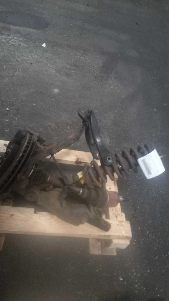 Rodilla delantera izquierda conductor compatible 04-07 ENVOY 443807 Foto 1 de 3