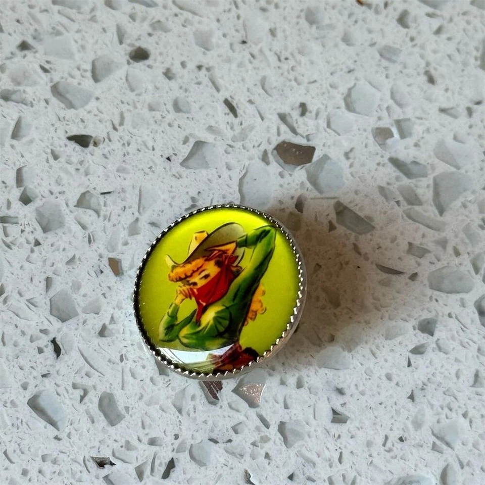 Arte de caña redonda vintage de vaquera pinup botón rodeo retro occidental coleccionable Foto 1 de 4