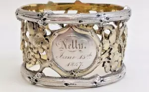 Anello tovagliolo argento sterling americano più bello traforato uva e vite 1857 - Foto 1 di 5