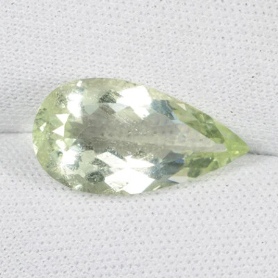 5.12 ct TOP LUSTROUS LIGHT GREEN - NATURAL BERYL - AQUAMARINE - See Vdo DL - Image 1 of 2