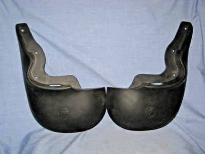 JUEGO DE PROTECTOR CONTRA SALPICADURAS TRASERO NUEVO OE FORD F66Y-16A550-AA, SE ADAPTA A MERCURY SABLE - NUEVO Foto 1 de 3