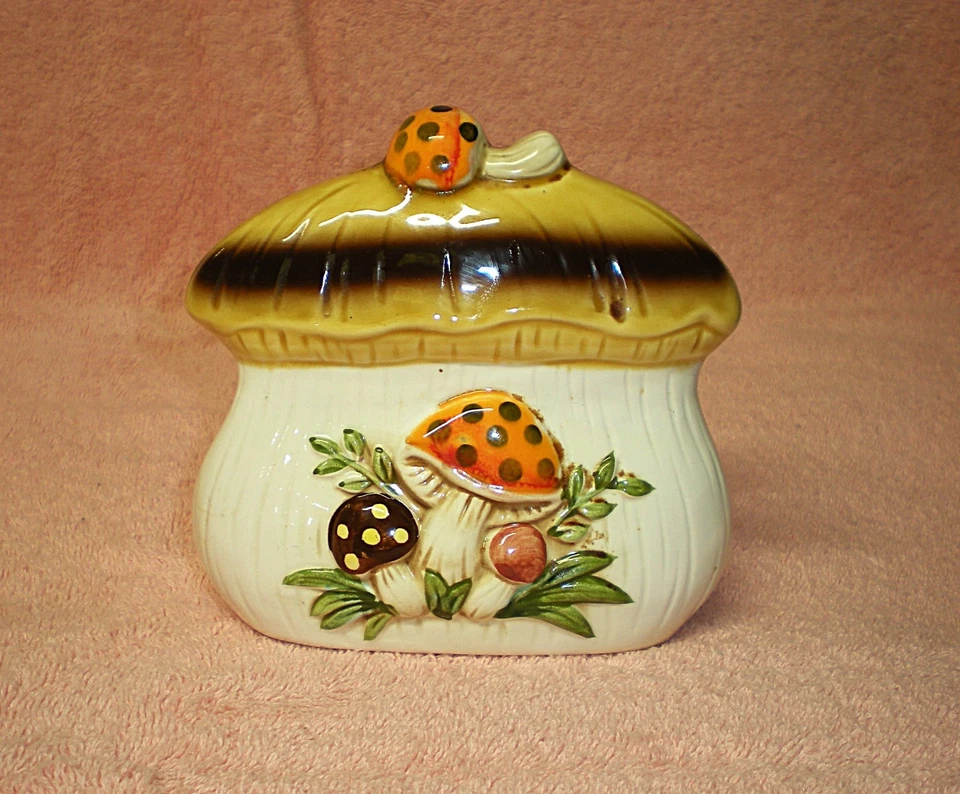Vintage 1978 Sears & Roebuck Co. Merry Mushrooms Napkin Holder - Image 1 of 4