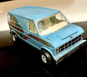 🏁 Build Model Kit Vintage AMT 1977 FORD HYPER HUT CUSTOM VAN 1/25 🏁 - Picture 1 of 8