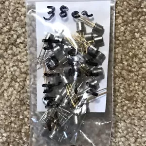 38ea 2N4104 STI Silicon NPN Transistors - Picture 1 of 2