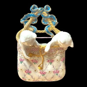 Bolsillo de pared de porcelana antigua de arte histórico Vion y Baury con gatitos - Imagen 1 de 15