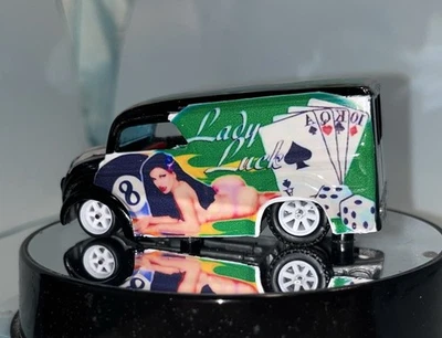Hot Wheels Dairy Delivery Lady Luck Poker Modelo It’s A Custom Real Riders Foto 1 de 4