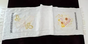 Antiker handbestickter Läufer mit Blumen und gezogener Fadenspitze A583 - Bild 1 von 10