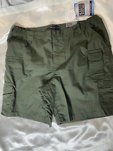 5.11 Tactical Series Men's Flat Front Green Cargo Shorts Size 44 Pro Shorts