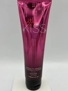 Victoria’s Secret With A Kiss Shimmer Lotion 5 Oz Berries & Magnolia Flowers - Picture 1 of 6