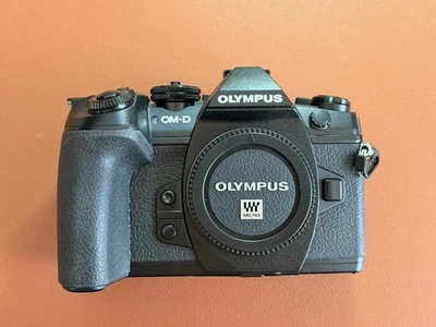 Olympus OM-D E-M1 Mark II - As New, Boxed, Bonus Genuine Olympus Batteries - image 1 of 4