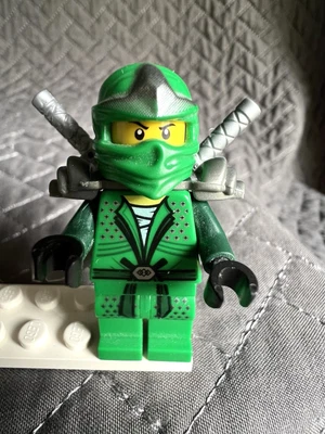 Lego Ninjago Lloyd ZX Minifigure w/ Shoulder Armor & Swords njo065 (9450 9574) - Image 1 of 4