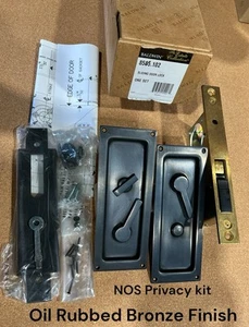 Juego de cerraduras de privacidad para puerta de bolsillo Baldwin 8585.102 acabado bronce frotado con aceite NOS - Imagen 1 de 7