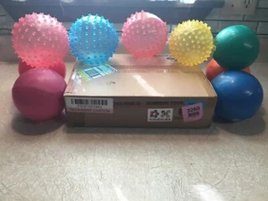 40 NEUE Balance & Fitness 6" BALL Spielkasten VERSIEGELTE BOX PVC HÜPFEND WEICH 10 Arten - Bild 1 von 15
