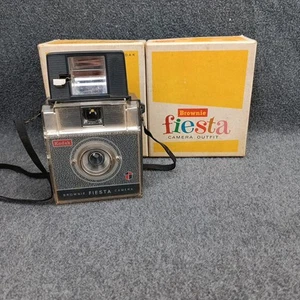 Vintage Kodak Brownie Fiesta Kamera Outfit mit Box ungetestet für Ersatzteile - Bild 1 von 7