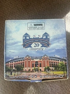 Texas Rangers Arlington Stadium 20th Anniversary SGA in Box - leichte Beschädigung - Bild 1 von 5