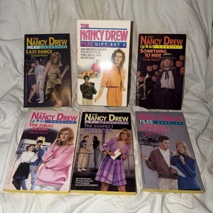 The Nancy Drew Files Gift Set 2 Volumes 37-41 Box Set FEEE SHIPPING - Bild 1 von 9
