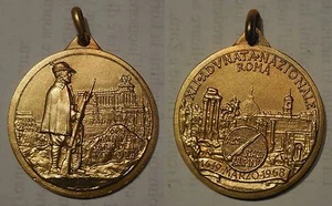 Medaglia dorata adunata alpini Roma 1968 RARA - Picture 1 of 1