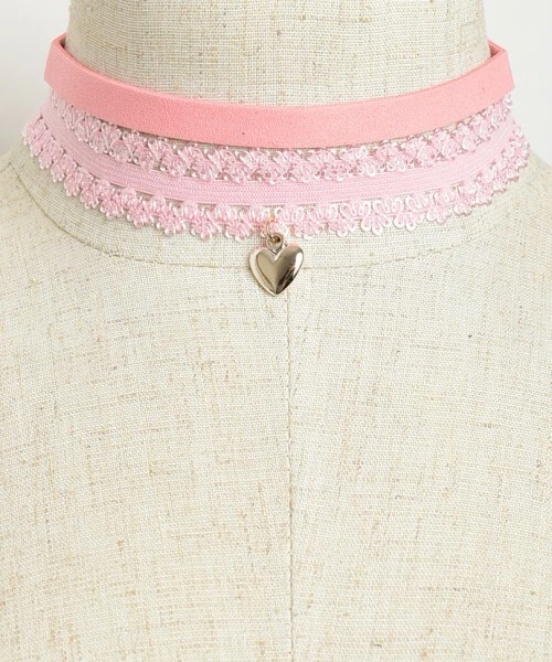 Colar Gargantilha de Camurça Artificial e Renda com Acento de Coração Novo  - Imagem 1 de 1