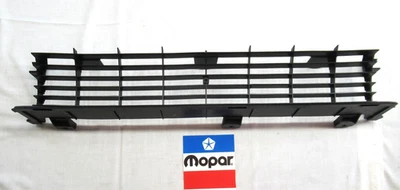 Plymouth Road Runner Satellite GTX 1972 1971 faro satélite rejilla centro Foto 1 de 4