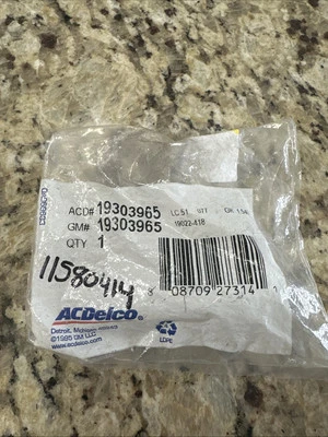 Engine Oil Cooler Hose Connector - GENUINE GM (19303965) - Image 1 of 2