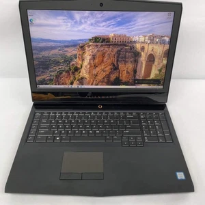 Alienware 17 R5 17.3" i7-8750H 2.2GHz 16GB RAM 128GB SSD GeForce GTX 1060 - Imagen 1 de 6