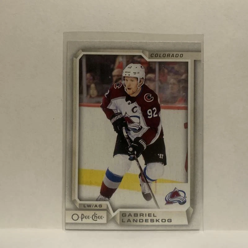#230 Gabriel Landeskog Colorado Avalanche 2018-19 O-Pee-Chee Hockey Card JP - Image 1 of 2