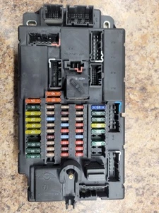 OEM 2007-2014 MINI COOPER R56 FRONT SAM FUSE BOX RELAY FUSES RELAYS 3456915-01 - Picture 1 of 5