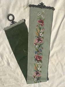 Tapiz Floral Lana Punta de Aguja Campana Tirar Colgante de Pared 66x9 Latón Herrajes De Colección - Imagen 1 de 20