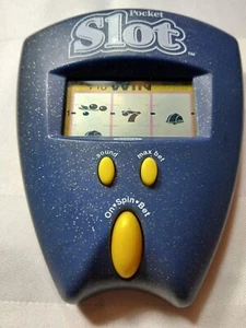 Slot tascabile elettronico portatile Radica 7 giochi 2002 - Foto 1 di 3