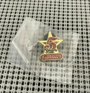 VINTAGE FARRELL'S ICE CREAM PARLOUR EMPLOYEE RECOGNITION LAPEL PIN 5 YEARS - Picture 1 of 5