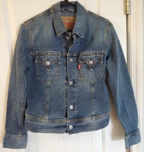 Levis Strauss & Co Classic Red Tab Blue Denim Jean Jacket Women Size M Junior - Picture 1 of 5