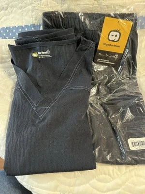 Wonderwink Four-Stretch Scrub Set 4xl Navy Blue NWT Pants & EUC Shirt - Image 1 of 4