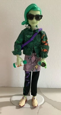 Монстр высокой DEUCE ГОРГОНЫ кукла с аксессуарами 2022 G3 эксклюзивный - Изображение 1 из 4