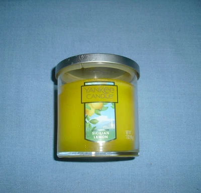 NOVO Yankee Candle Sicilian Lemon 7 oz. Frasco grande com tampa pavio único - Imagem 1 de 3