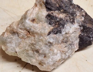 Prehnita y tomsonita con calcita en basalto de minas de cobre Michigan Keweenaw - Imagen 1 de 6