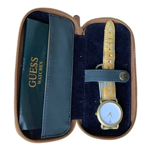 Reloj Guess vintage para mujer esfera blanca logotipo correa de cuero con estuche años 90 - Imagen 1 de 4